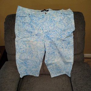 Women's 22W Gloria Vanderbilt capris